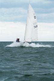Barton sponsors steve smith round uk sailing challenge